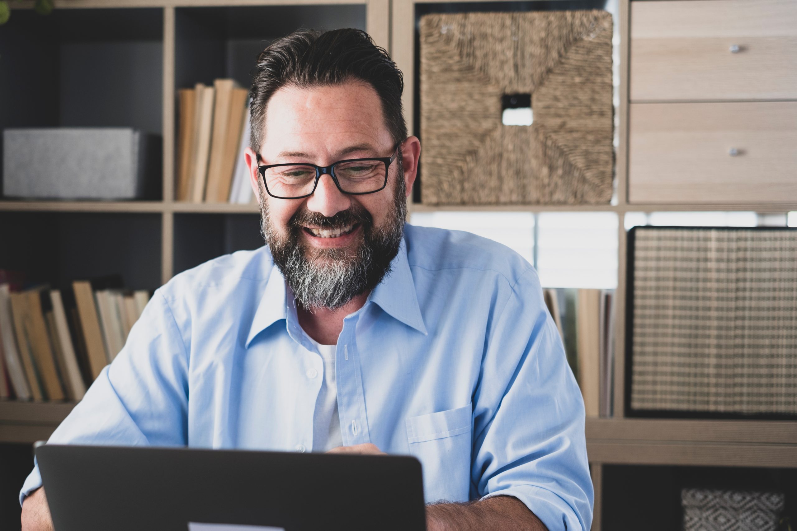ChatGPT Wrote 2 Networking Emails for Me. Here’s What It Did Well (And Not So Well)